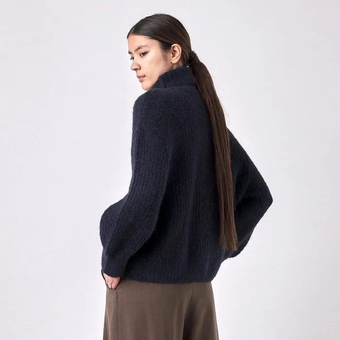 7115 By Szeki Woman Brushed Airy Turtleneck Sweater Navy