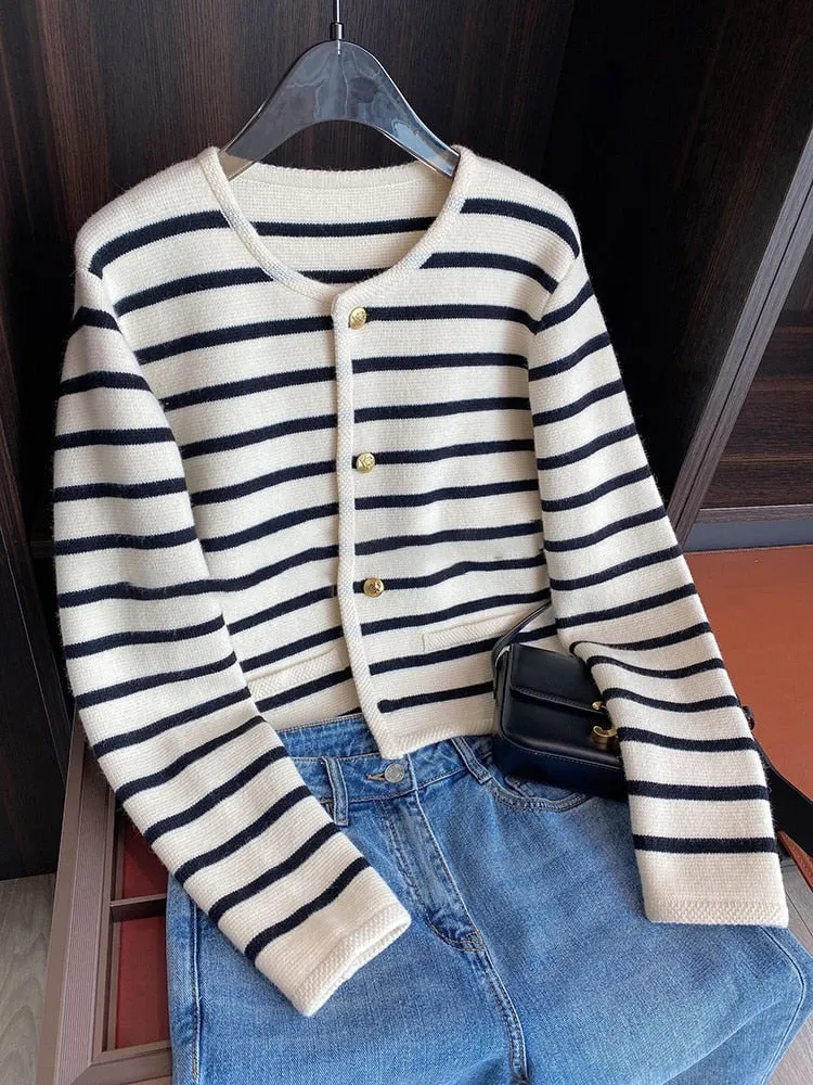 Autumn Sweater Cardigan White Black Striped Knitted Sweater Women Short Cardigan Long Sleeve Cardigan Female 2022 Winter