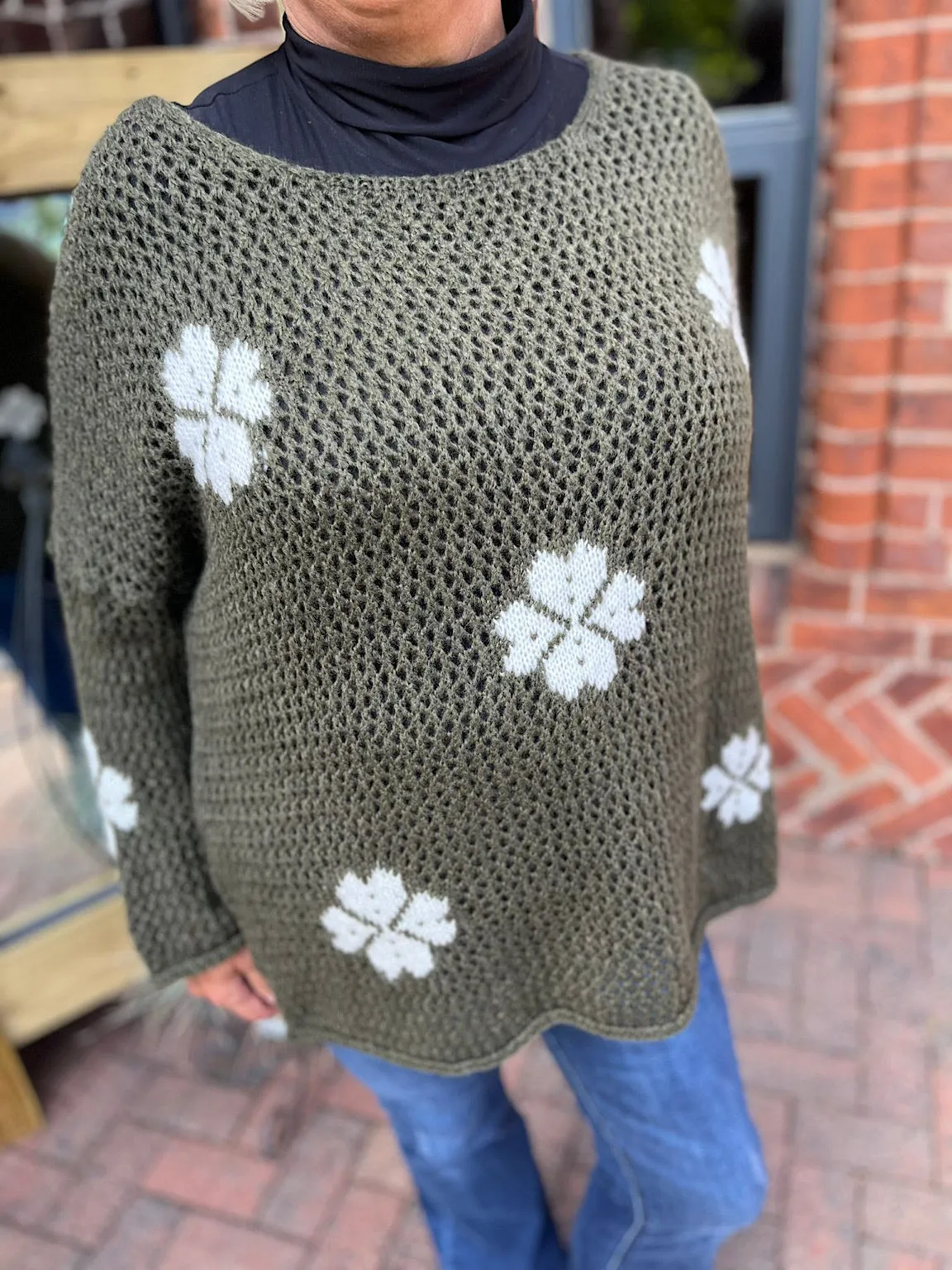 Four Leaf Clover Loose Knit Fray