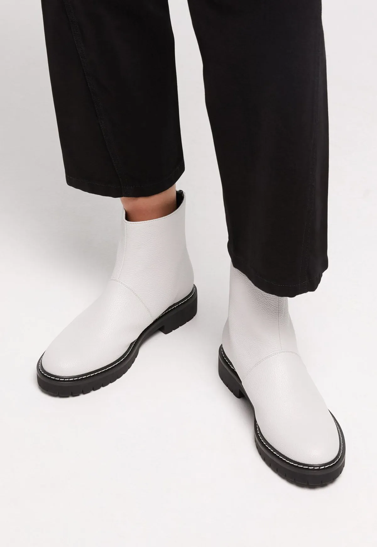 Mirra Boots - White