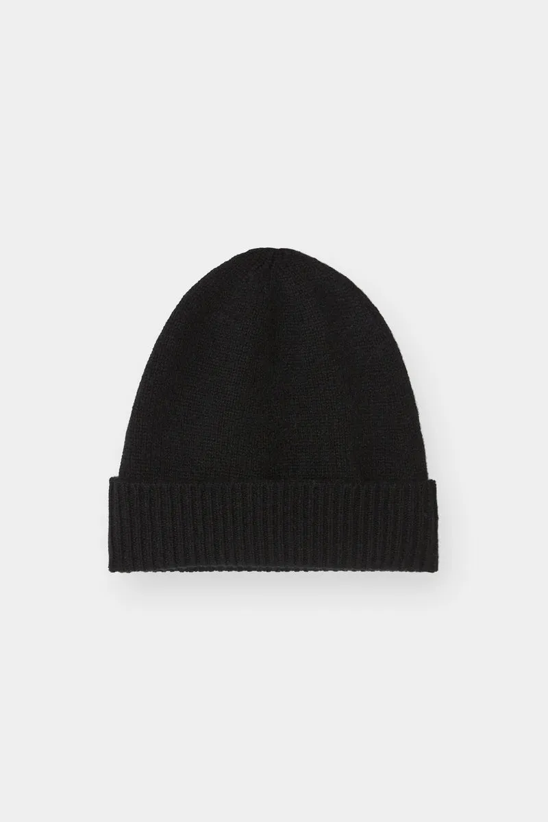 THE CLASSIC BEANIE - BLACK