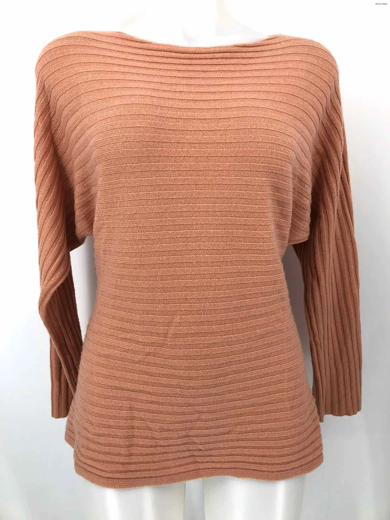 VINCE Peach Wool Ribbed Open Back Size MEDIUM (M) Sweater